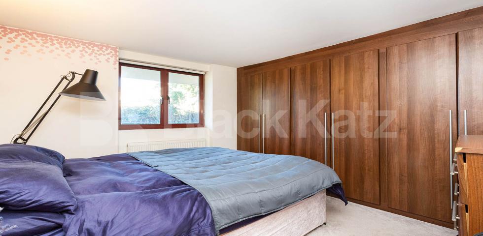 			1 Bedroom, 1 bath, 1 reception Flat			 Barnsbury Grove, Islington - Barnsbury